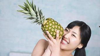 小黑妹吃瓜  第1张